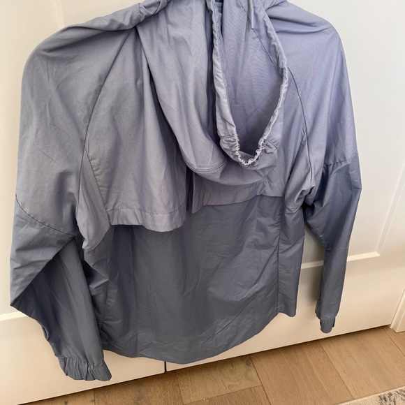 Women’s Nike Jacket - Picture 3 of 5